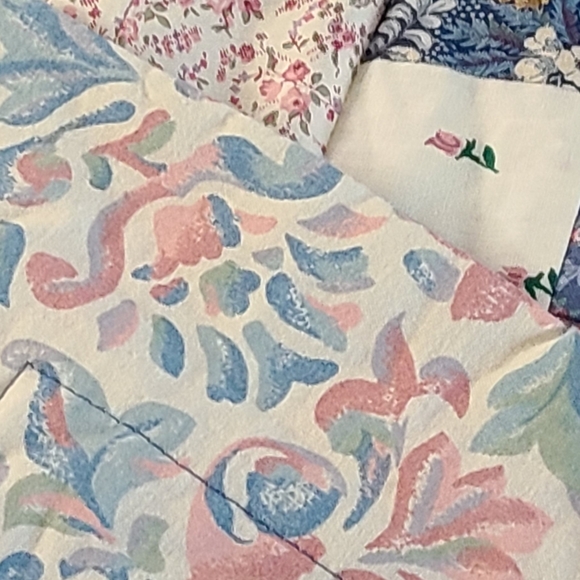 Handmade log cabin quilt tapestry - Picture 3 of 5